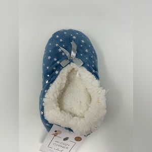 NWT The Cozy Corner Women’s Blue Slippers